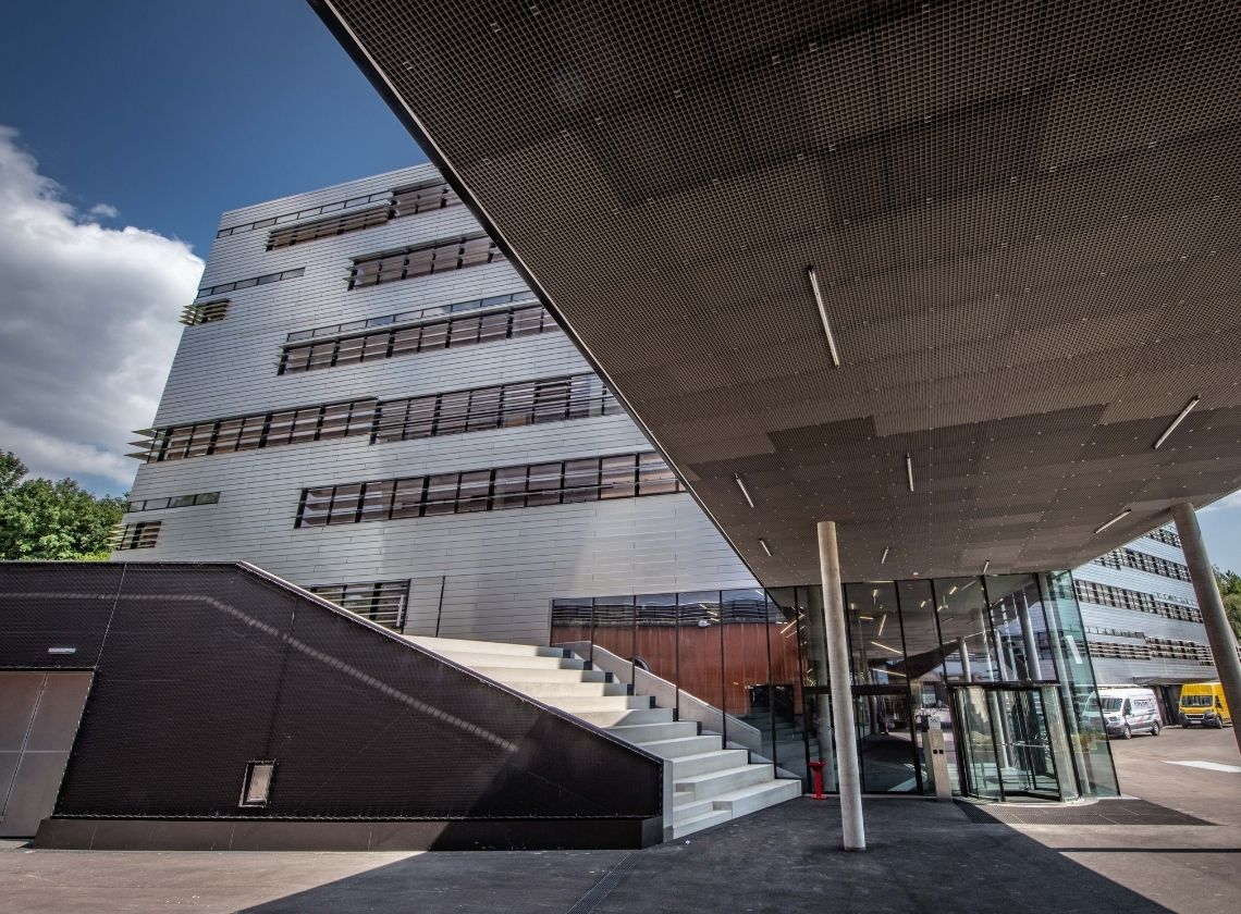 itu international university
